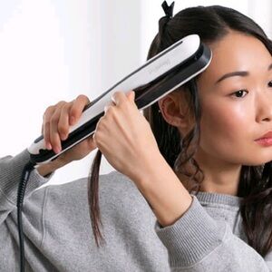 L’Oréal Steampod flat iron straightener and hair styler